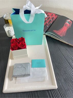 Return to Tiffany Zip Around Card Holder Wallet